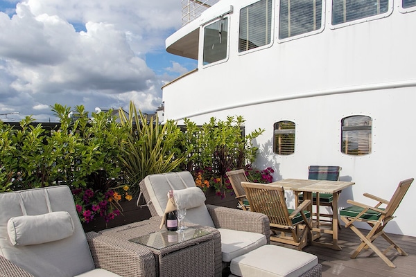 Skerryvore Suite | Terrace/patio