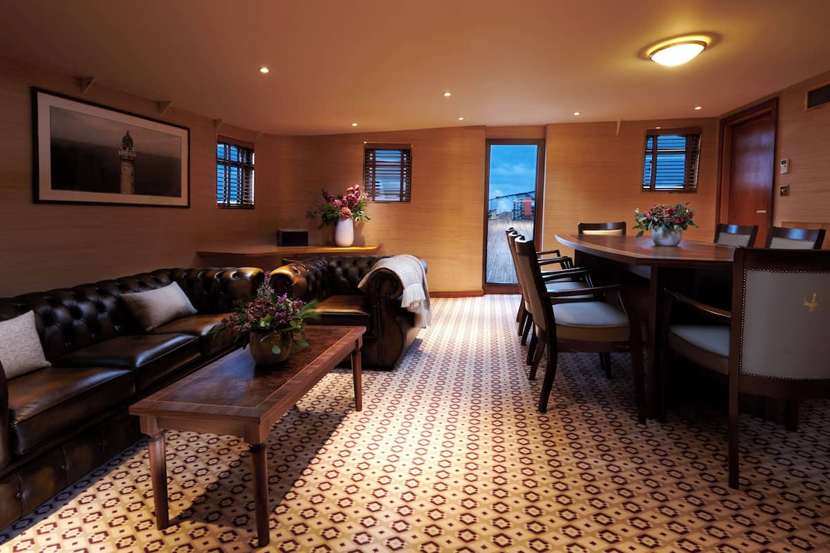 Skerryvore Suite | Oppholdsområde | Smart-TV og Netflix