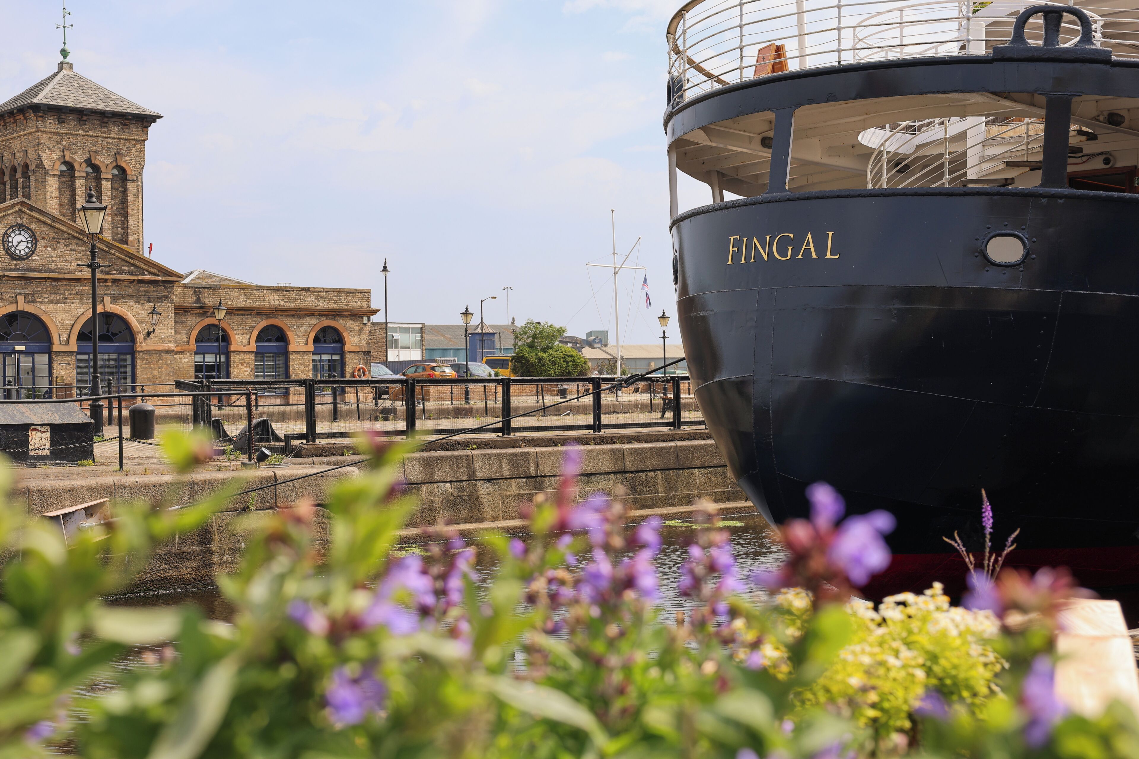 Photo - Fingal - A Luxury Floating Hotel