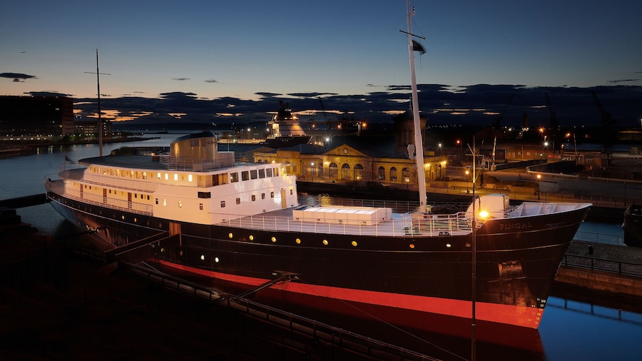 Fingal - A Luxury Floating Hotel