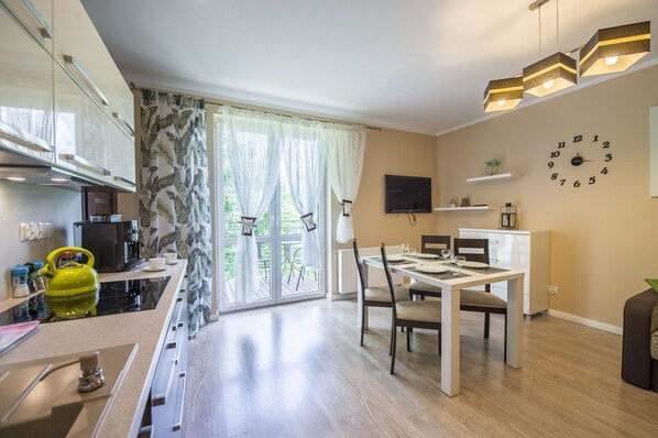 Family Apartment | Living area | Flat-screen TV - Brzozowy Zakątek - Apartamenty 5d (Swieradow-Zdroj)