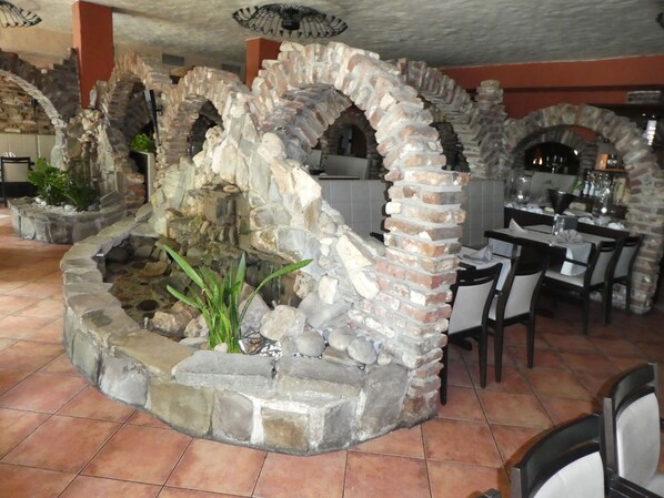 Lunch och middag serveras