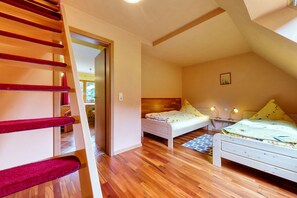 公寓, 2 間臥室 (2) | 2 間臥室、遮光布/窗簾、隔音、熨斗/熨衣板