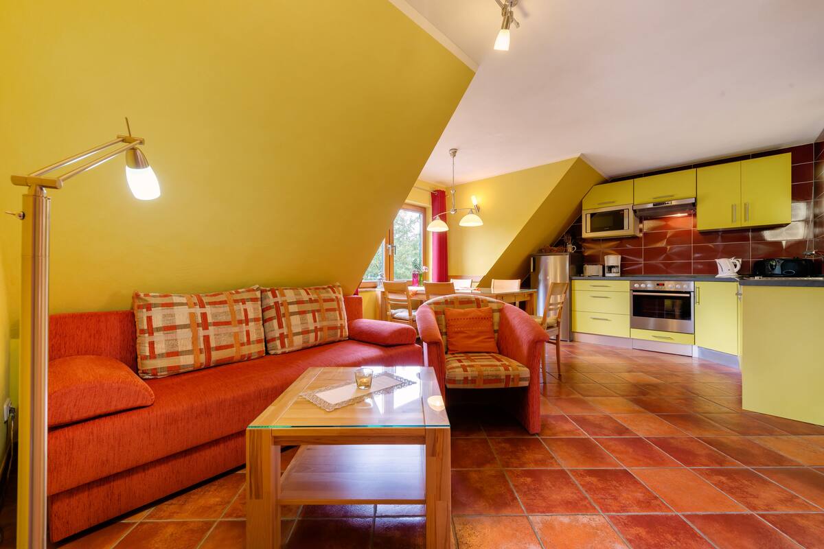 Apartment, 2 Bedrooms (2) | Living area | Smart TV, DVD player