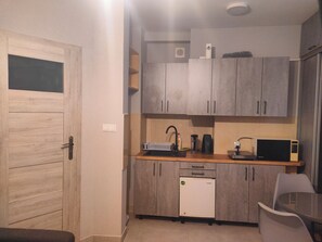 Iron/ironing board, free WiFi, bed sheets - Studio Doris (Kraków)
