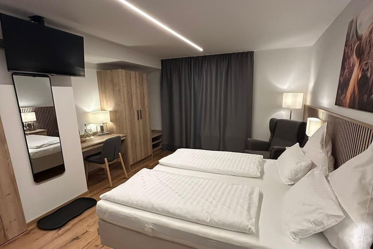 Comfort-Doppelzimmer | Schreibtisch, schallisolierte Zimmer, kostenloses WLAN, BettwÀsche
