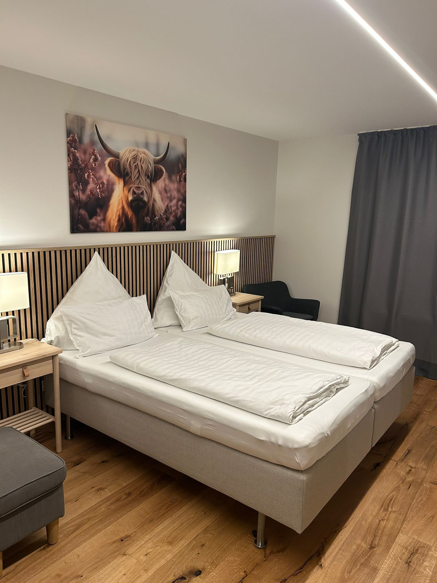 Doppia Comfort | Una scrivania, insonorizzazione, Wi-Fi gratuito, lenzuola