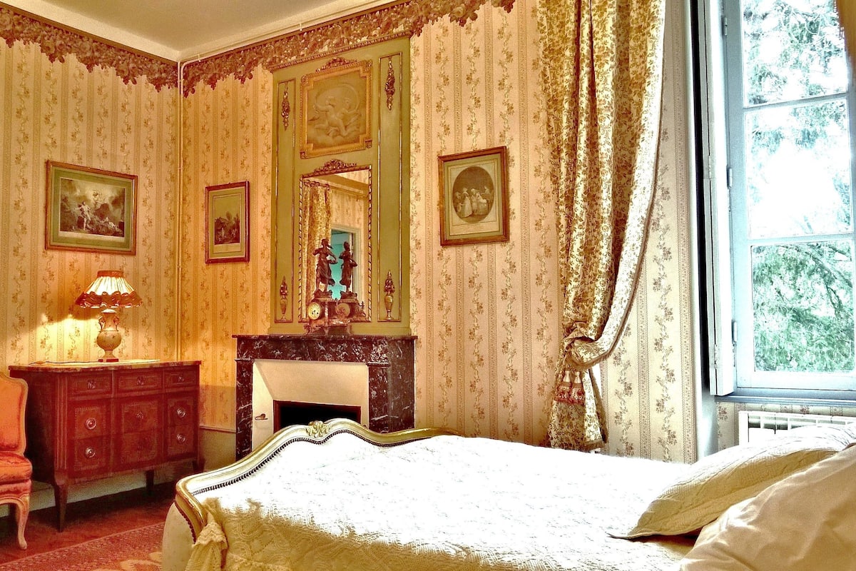 Chambre triple (du Grand Hetre) | Draps en coton Ă©gyptien, literie de qualitĂ©, rideaux dâobscurcissement