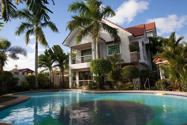 2 piscinas externas