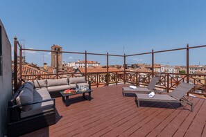 Sun deck