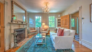 TV, fireplace, stereo
