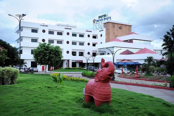 Mặt tiền nơi lưu trú