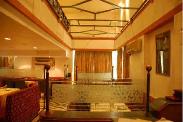 Quầy tiếp tân