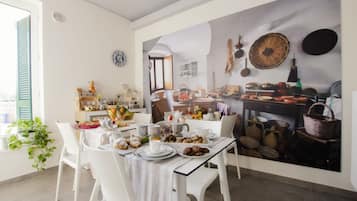 Daily buffet breakfast (EUR 7.00 per person)