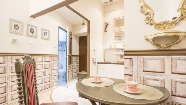 Studio Suite | Private kitchen | Espresso maker, coffee/tea maker, fridge, microwave - Apartament Scarlet (Kraków)