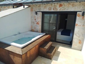 Outdoor spa tub - Stone House Aparts Kalkan Center Dublex 3+1 with Jakuzzi and seaview No: 5 (Kas/Kalkan)