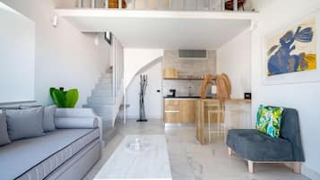 Suite Superior, idromassaggio | 2 camere, cassaforte in camera, una scrivania, insonorizzazione