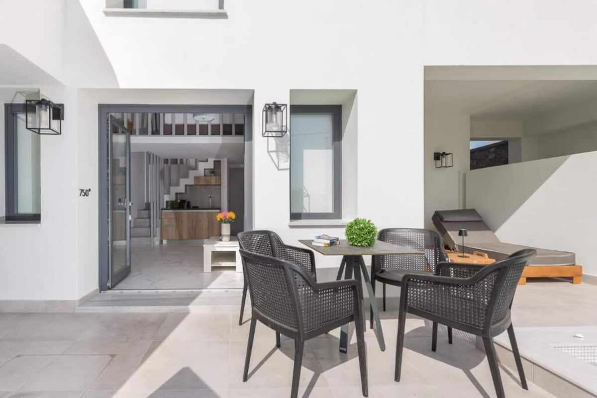 Loft Suite with Private Mini Pool - 750° | In-room safe, desk, soundproofing, iron/ironing board (on request)