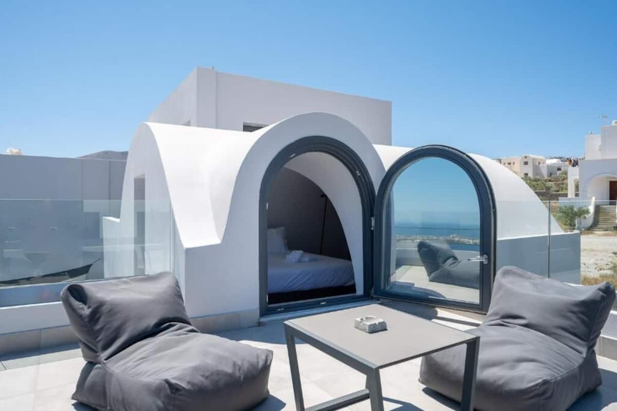 Two-Bedroom Suite with Private Mini Pool - 999° | In-room safe, desk, soundproofing, iron/ironing board (on request)