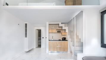 Deluxe Two-Bedroom Suite with Private Pool - 585° | Private kitchen