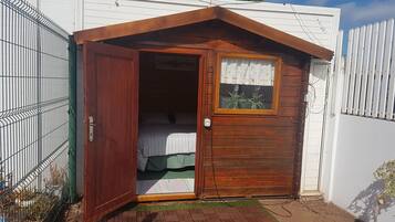 Couette en duvet d'oie, matelas mémoire de forme, minibar