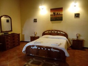 家庭房, 独立浴室 | 床单、轮椅无障碍