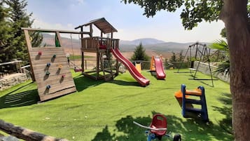 Area giochi per bambini (all'aperto)