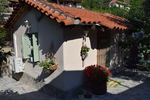 House | View from room - Rina's House Meteora (Kalabaka)