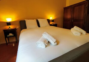 Familienzimmer (3) | Bügeleisen/Bügelbrett, kostenloses WLAN, Bettwäsche