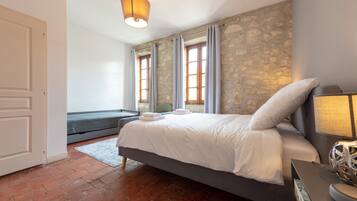 Deluxe Double Room (5) | Iron/ironing board, free WiFi, bed sheets
