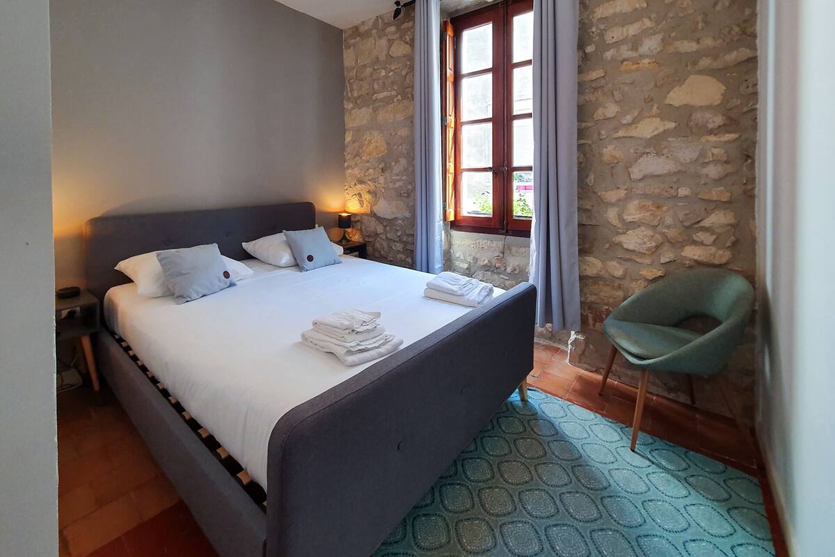 Economy Double Room (2) | Iron/ironing board, free WiFi, bed sheets