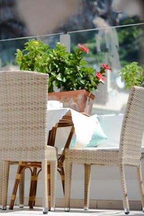 Free daily continental breakfast - Residenza Luce (Amalfi)