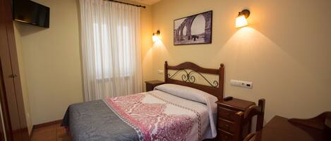 Double Room | Free WiFi, bed sheets