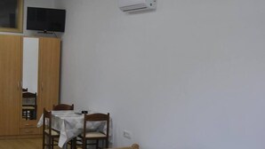 Unclassified image, 3 of 3, button - Rooms Prislin (Bjelovar)