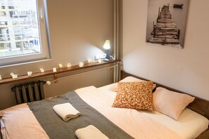 1 chambre, décoration personnalisée, bureau, rideaux occultants