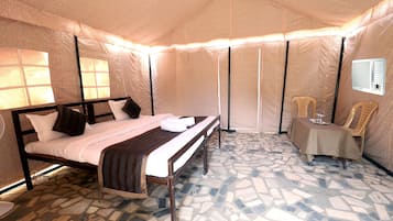 Premium Tent | Rollaway beds