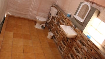 Premium Tent | Bathroom | Shower, free toiletries, towels