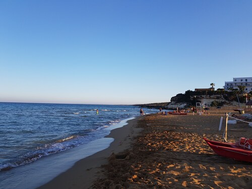 Noto--on the sea!