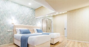 ห้องอีโคโนมีดับเบิล, อ่างอาบน้ำ | เครื่องนอนระดับพรีเมียม, โต๊ะทำงาน, พื้นที่ทำงานแบบใช้แล็ปท็อป