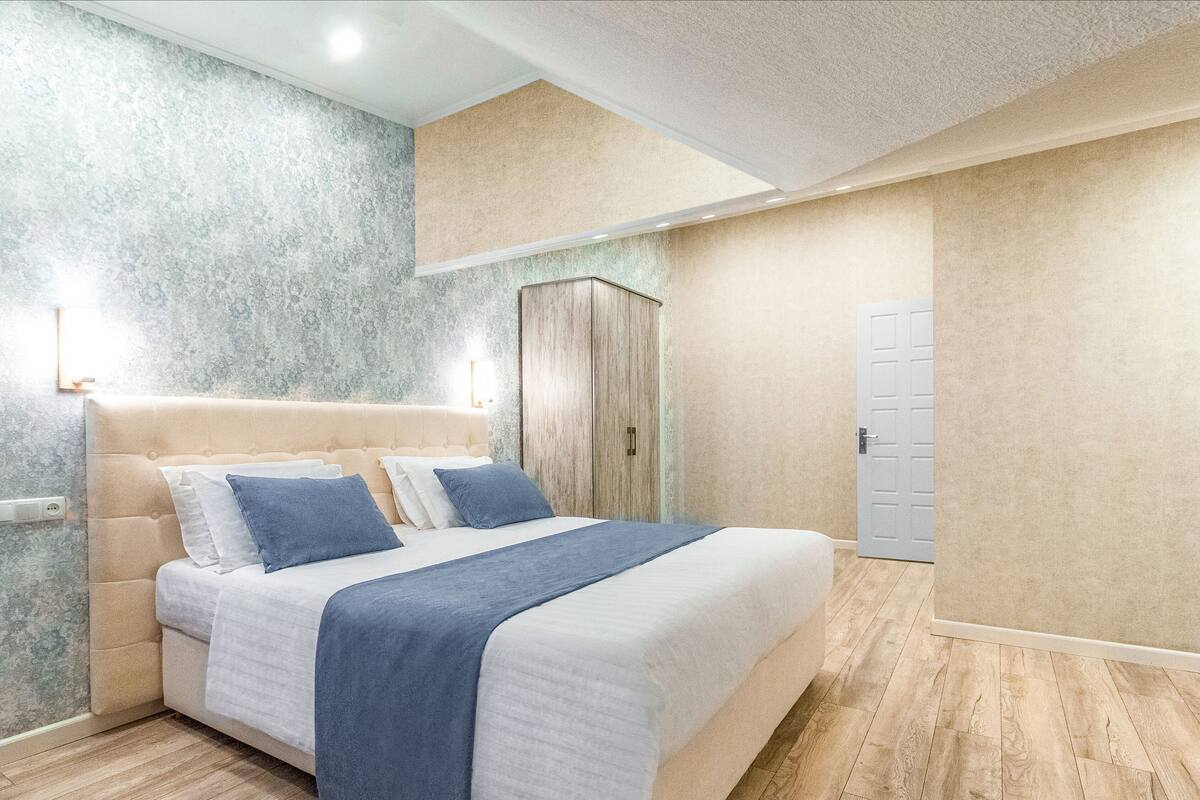Economy Double Room, Bathtub | Premium bedding, desk, laptop workspace, blackout drapes