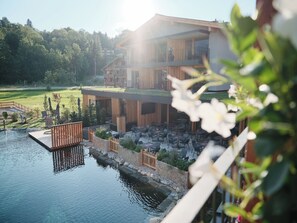 Piscine extérieure (ouverte en saison)