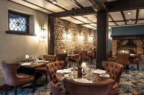 Restaurant - The Feathers Hotel (Ludlow)