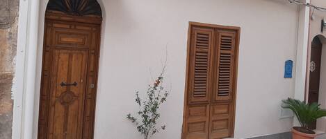 Fachada de la propiedad