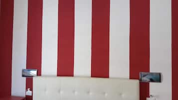 Apartamento romântico, 1 quarto | Frigobar, cofres nos quartos, escrivaninha