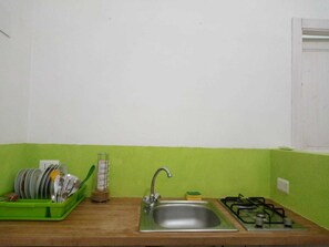 Family Apartment, 2 Bedrooms | Private kitchenette