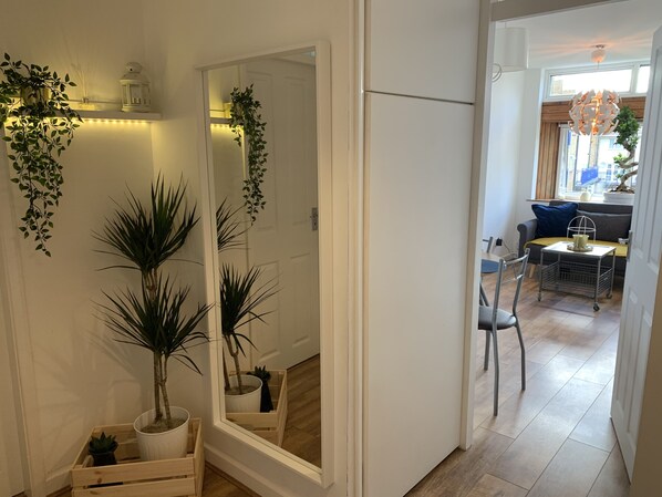 อพาร์ทเมนท์ | บริเวณนั่งเล่น | ทีวีจอแบน