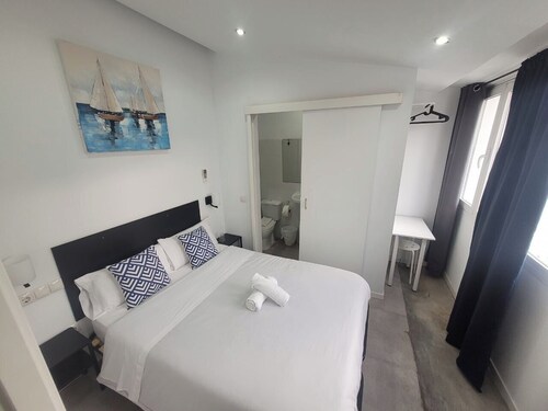AYZ Frailes - Auto check-in property