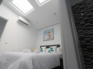 Comfort Double Room, Non Smoking, Private Bathroom | Individually decorated, desk, laptop workspace, blackout curtains - AYZ Frailes - Auto check-in property (Málaga)