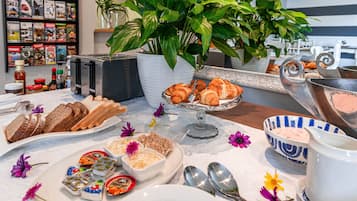Desayuno completo incluido todos los días