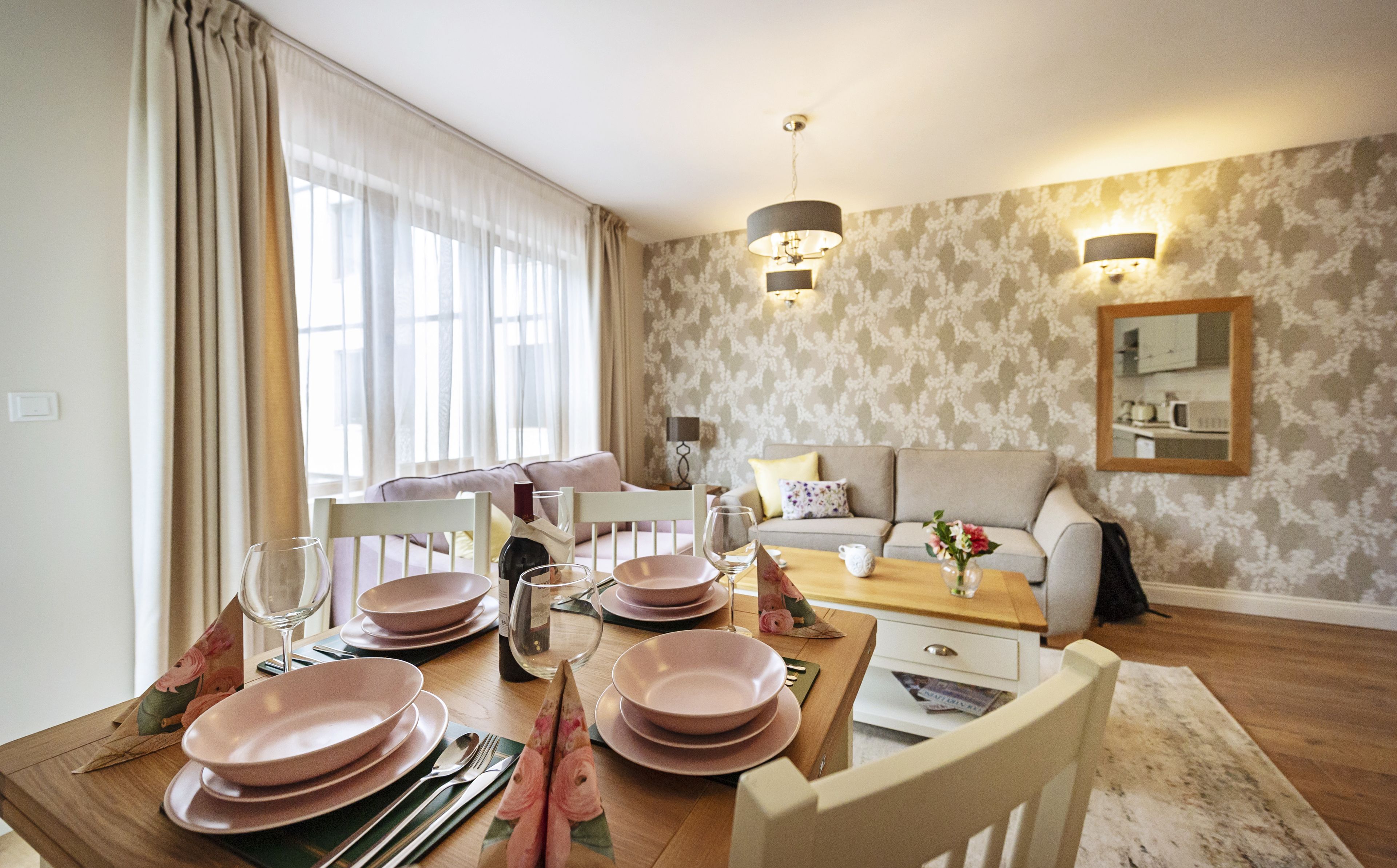 Apartamento, 2 habitaciones | Servicio de comidas en la habitación